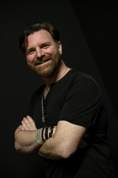 Please welcome Stuart Simpson, our stunt singer, who will be filling in for John, while he is busy with Asia!